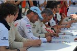 Fredy Barth (SEAT-Swiss) und Alain Menu (Chevrolet) bei der Autogrammstunde