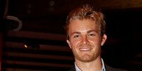 Bild zum Inhalt: Bandini-Trophäe an Rosberg übergeben
