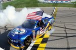 Brad Keselowski (Penske) feierte beim STP 400 auf dem Kansas Speedway seinen ersten Saisonsieg