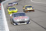 Brian Vickers (Red Bull) vor David Ragan (Roush) und Paul Menard (Childress)