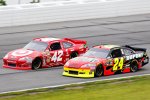 Jeff Gordon (Hendrick) überholt Juan Pablo Montoya (EGR) 