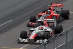 Narain Karthikeyan (HRT) vor Jerome D'Ambrosio (Marussia-Virgin) 