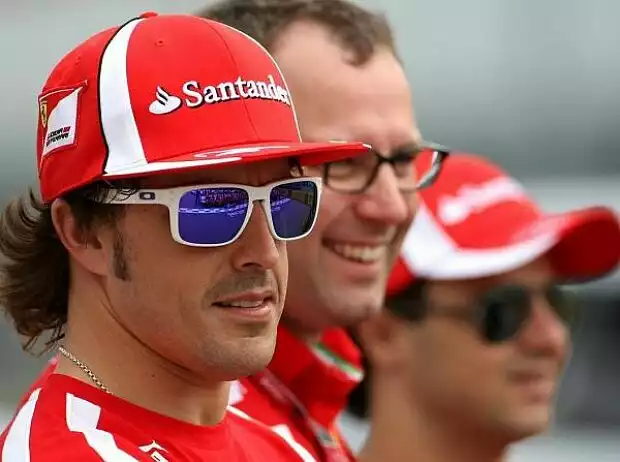 Fernando Alonso, Stefano Domenicali (Teamchef), Felipe Massa Titel-Bild zur News: Fernando Alonso, Stefano Domenicali (Teamchef), Felipe Massa