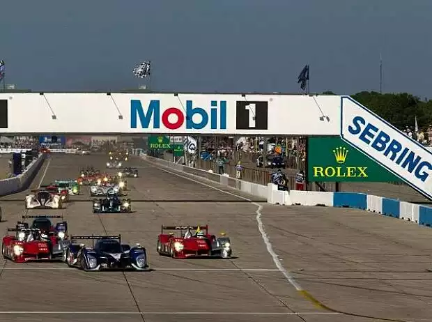 Titel-Bild zur News: Start zu den 12 Stunden von Sebring 2011