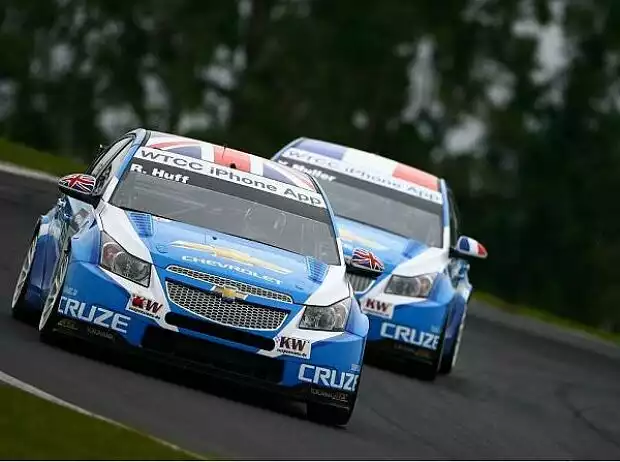Titel-Bild zur News: Yvan Muller, Robert Huff