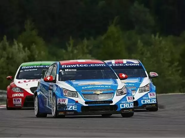 Titel-Bild zur News: Gabriele Tarquini, Robert Huff, Alain Menu