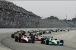 Start zum Milwaukee 225 mit Dario Franchitti (Ganassi) an der Spitze