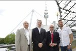 Martin Tomczyk (Phoenix-Audi) mit Hans Werner Aufrecht, Jens Marquardt und Ralph Huber (v.r.) im Olympiapark München