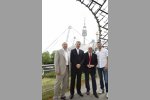 Martin Tomczyk (Phoenix-Audi) mit Hans Werner Aufrecht, Jens Marquardt und Ralph Huber (v.r.) im Olympiapark München