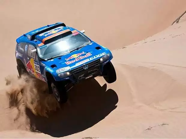Nasser Al-Attiyah bei der Dakar 2011 Titel-Bild zur News: Nasser Al-Attiyah bei der Dakar 2011