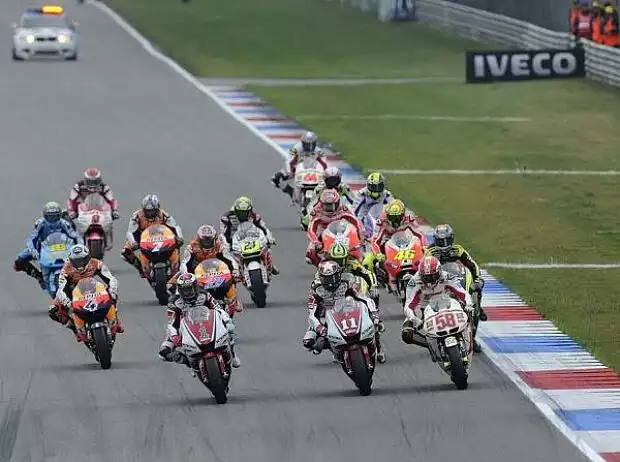 Start zur Dutch-TT 2011 in Assen Titel-Bild zur News: Start zur Dutch-TT 2011 in Assen