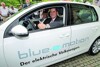 Bild zum Inhalt: VW übergibt Erprobungsflotte des Golf Blue-E-Motion