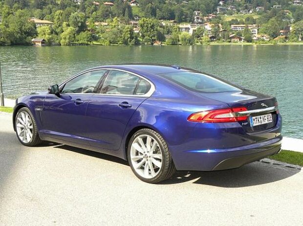 Jaguar XF 2.2 D 