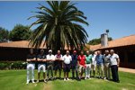 Im Golfklub von Porto: WM-Promoter Marcello Lotti mit Tiago Monteiro, Robert Huff, Gabriele Tarquini und Volvo-Vertreter Alexander Murdzevski Schedvin sowie einigen Golfspielern