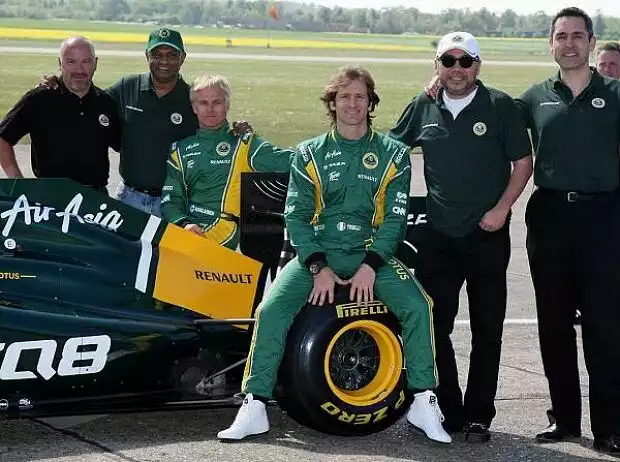 Mike Gascoyne, Heikki Kovalainen, Jarno Trulli Titel-Bild zur News: Mike Gascoyne, Heikki Kovalainen, Jarno Trulli