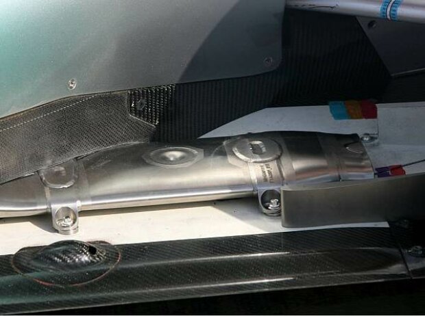 Neues Auspuffsystem des Mercedes MGP W02 Neues Auspuffsystem des Mercedes MGP W02