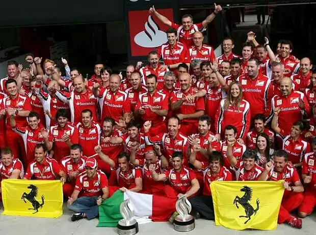 Fernando Alonso, Stefano Domenicali (Teamchef) Titel-Bild zur News: Fernando Alonso, Stefano Domenicali (Teamchef)