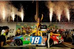 Kyle Busch (Gibbs) feiert seinen dritten Saisonsieg