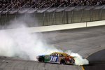 Kyle Busch (Gibbs) übernahm mit dem Kentucky-Sieg die Tabellenführung
