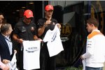 Jean Todt, Lewis Hamilton (McLaren) und Jenson Button (McLaren) 