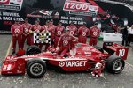 Dario Franchitti (Ganassi) in der Victory Lane