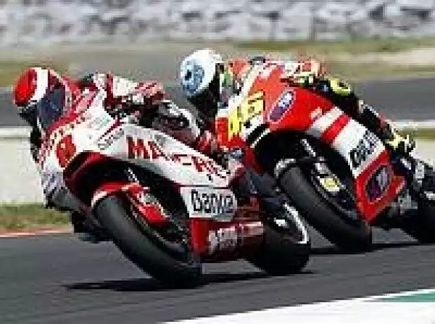 Hector Barbera und Valentino Rossi Titel-Bild zur News: Hector Barbera und Valentino Rossi