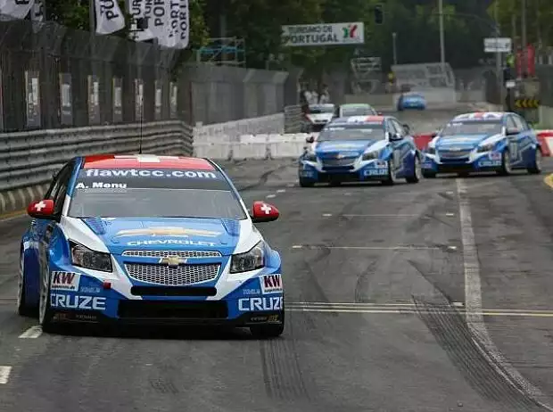 Robert Huff, Yvan Muller, Alain Menu Titel-Bild zur News: Robert Huff, Yvan Muller, Alain Menu