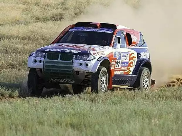 Titel-Bild zur News: Krzysztof Holowczyc Silk Way Rallye 2011