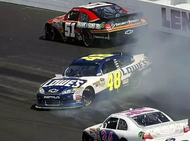 Jimmie Johnson, Landon Cassill, David Gilliland Titel-Bild zur News: Jimmie Johnson, Landon Cassill, David Gilliland