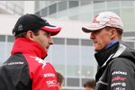 Timo Glock (Marussia-Virgin) und Michael Schumacher (Mercedes) 