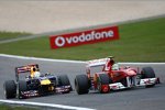 Sebastian Vettel (Red Bull) hinter Felipe Massa (Ferrari) 