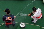 Mark Webber (Red Bull) und Lewis Hamilton (McLaren) 