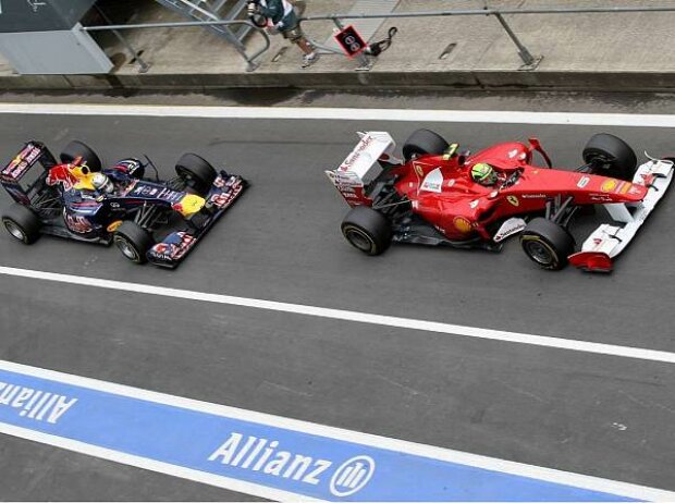 Sebastian Vettel hinter Felipe Massa Sebastian Vettel hinter Felipe Massa