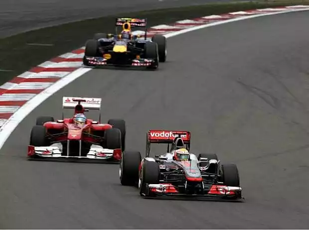 Lewis Hamilton vor Fernando Alonso und Mark Webber Titel-Bild zur News: Lewis Hamilton vor Fernando Alonso und Mark Webber