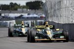 Tony Kanaan vor Ernesto Viso (KV/Lotus) 