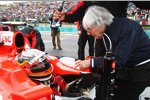 Jerome D'Ambrosio (Marussia-Virgin) und Bernie Ecclestone (Formel-1-Chef) 