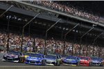 Start zum Brickyard 400 mit David Ragan (Roush) und Kasey Kahne (Red Bull) an der Spitze