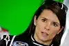 Bild zum Inhalt: Danica Patrick kurz vor der Unterschrift?