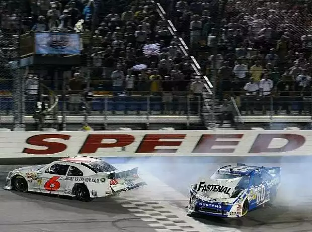 Ricky Stenhouse Jun., Carl Edwards Titel-Bild zur News: Ricky Stenhouse Jun., Carl Edwards