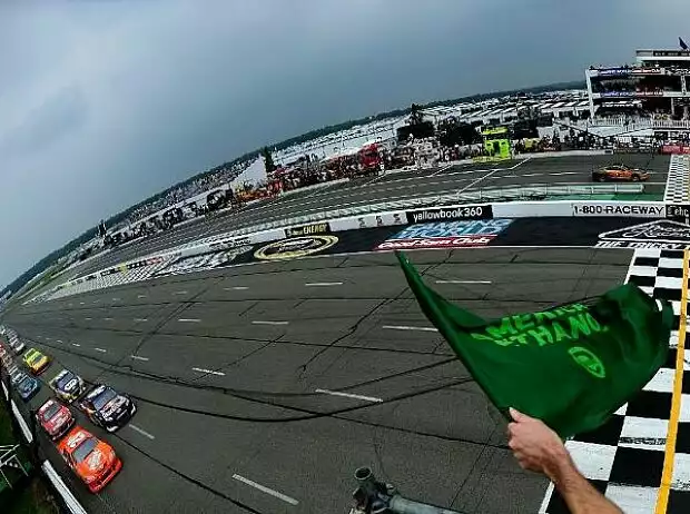 Start zum Good Sam RV Insurance 500 auf dem Pocono Raceway Titel-Bild zur News: Start zum Good Sam RV Insurance 500 auf dem Pocono Raceway