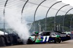 Denny Hamlin (Gibbs) crasht