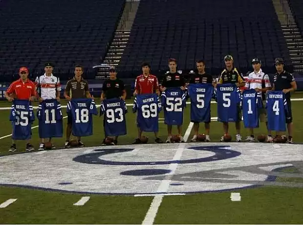 MotoGP-Stars bei den Indianapolis Colts Titel-Bild zur News: MotoGP-Stars bei den Indianapolis Colts