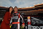 Jeff Gordon und Ehefrau Ingrid erfreuen sich am Fly Over