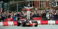 Bild zum Inhalt: Button mit McLaren-Showrun in Manchester