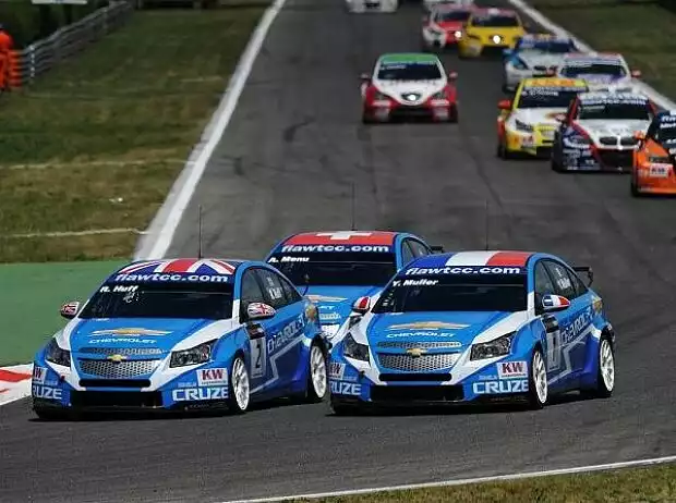 Titel-Bild zur News: Yvan Muller, Alain Menu, Robert Huff