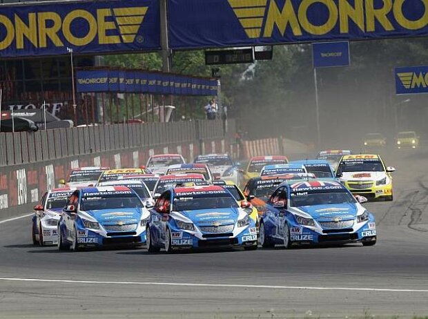 Yvan Muller, Alain Menu, Robert Huff Yvan Muller, Alain Menu, Robert Huff