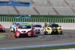 Gabriele Tarquini (Lukoil-Sunred), Kristian Poulsen (Engstler) und Tiago Monteiro (Sunred) 