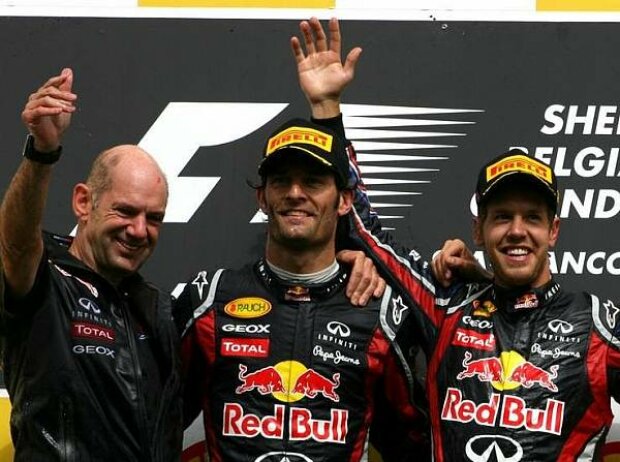 Sebastian Vettel, Mark Webber, Adrian Newey (Technischer Direktor) Sebastian Vettel, Mark Webber, Adrian Newey (Technischer Direktor)