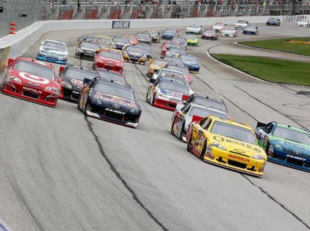 Juan Pablo Montoya, Clint Bowyer Juan Pablo Montoya, Clint Bowyer