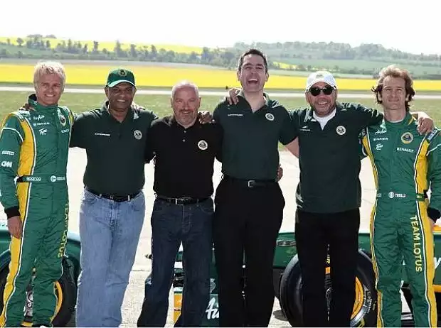 Heikki Kovalainen, Mike Gascoyne, Jarno Trulli Titel-Bild zur News: Heikki Kovalainen, Mike Gascoyne, Jarno Trulli